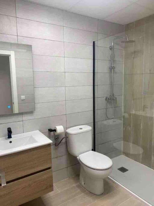 Planta Baja Moderna Y Nueva A Estrenar En El Centro Ciudad 2 Habitaciones Y 2 Banos Elche Exterior foto