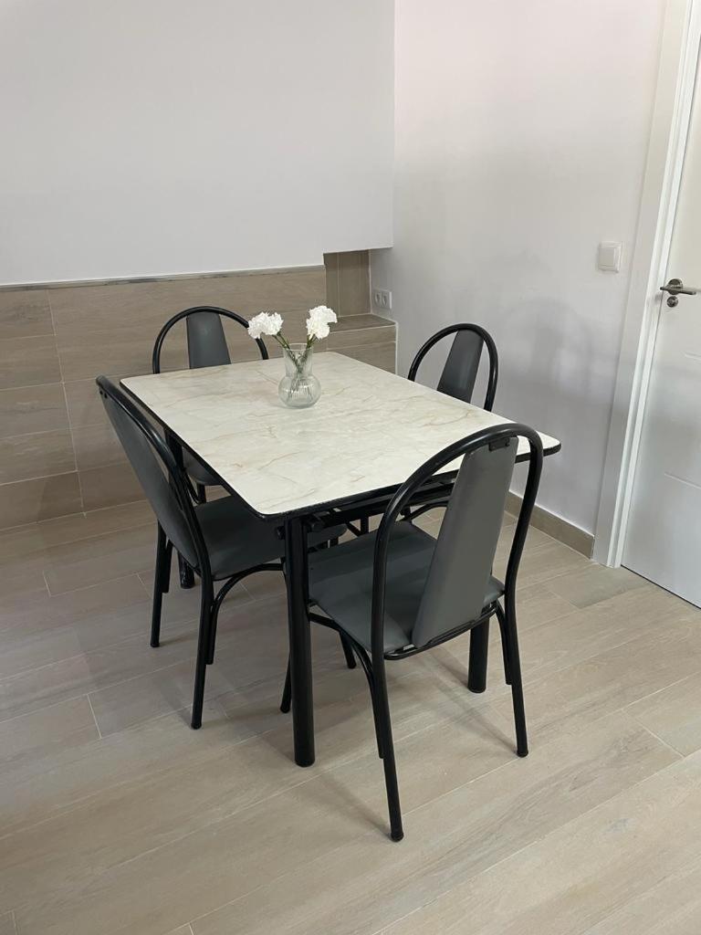 Planta Baja Moderna Y Nueva A Estrenar En El Centro Ciudad 2 Habitaciones Y 2 Banos Elche Exterior foto